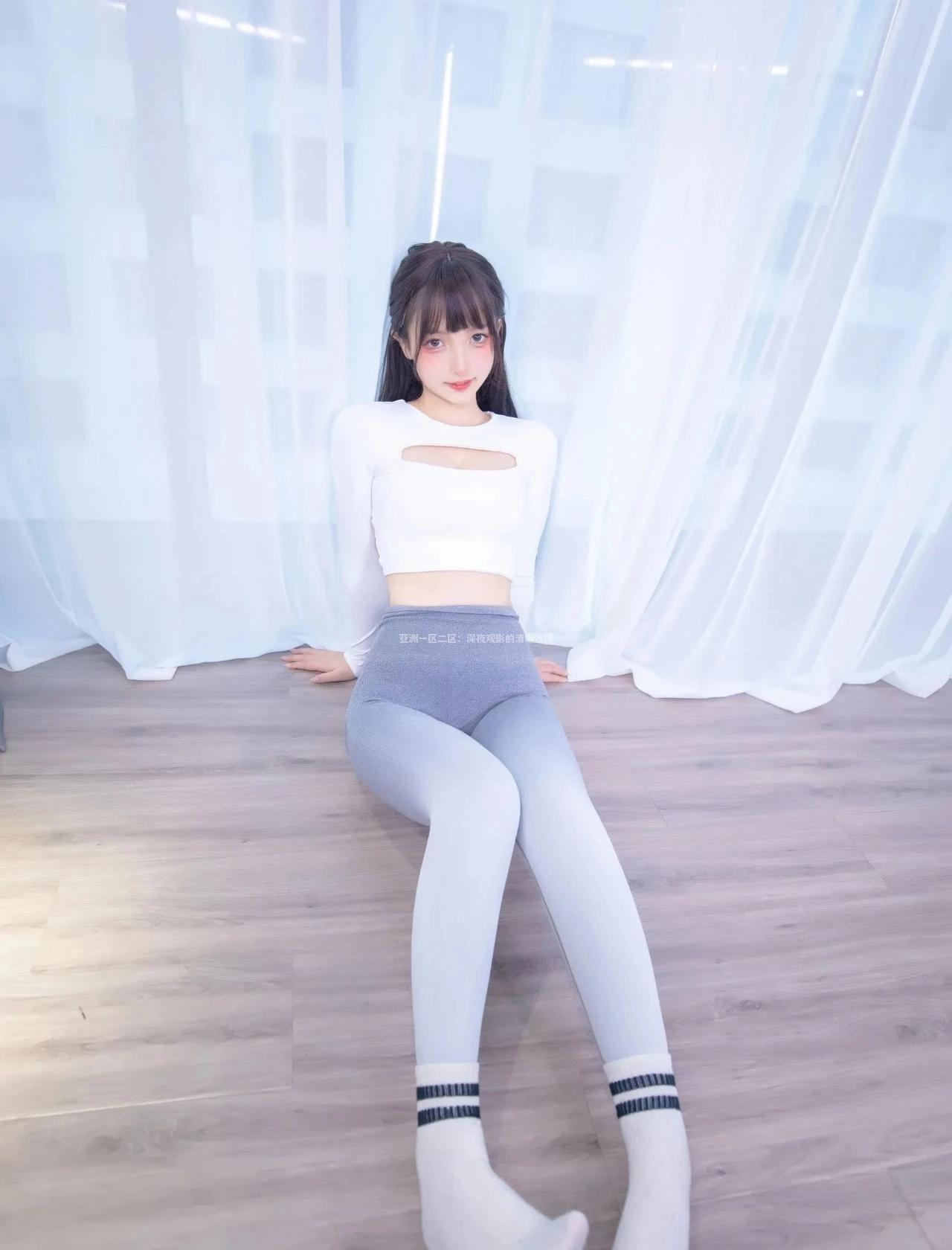 亚洲一区二区：深夜观影的清晰选择